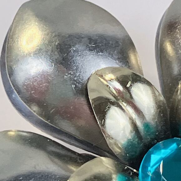 VTG Mid Century Brooch Aqua Rhinestone Layered Floral 1950s Silver Tone Pin - Picture 4 of 9